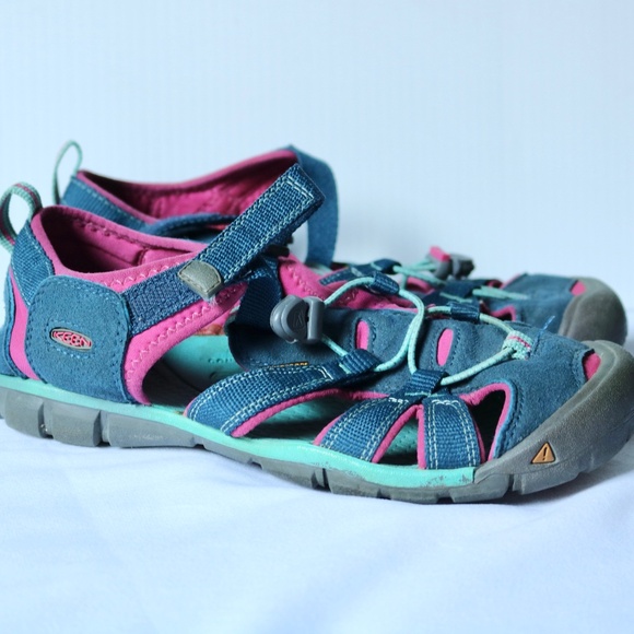 Keen Newport Water Shoe Sport Sandal Youth Size 5 Blue Pink Camping Summer - Picture 1 of 8